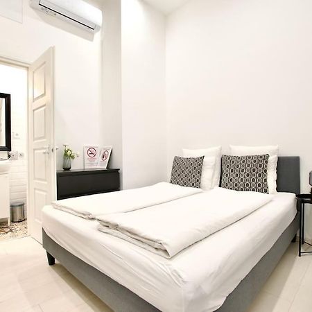 Standard Apartment By Hi5-St. King Mini Studio Budapest Exterior photo