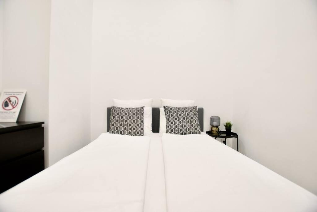 Standard Apartment By Hi5-St. King Mini Studio Budapest Exterior photo